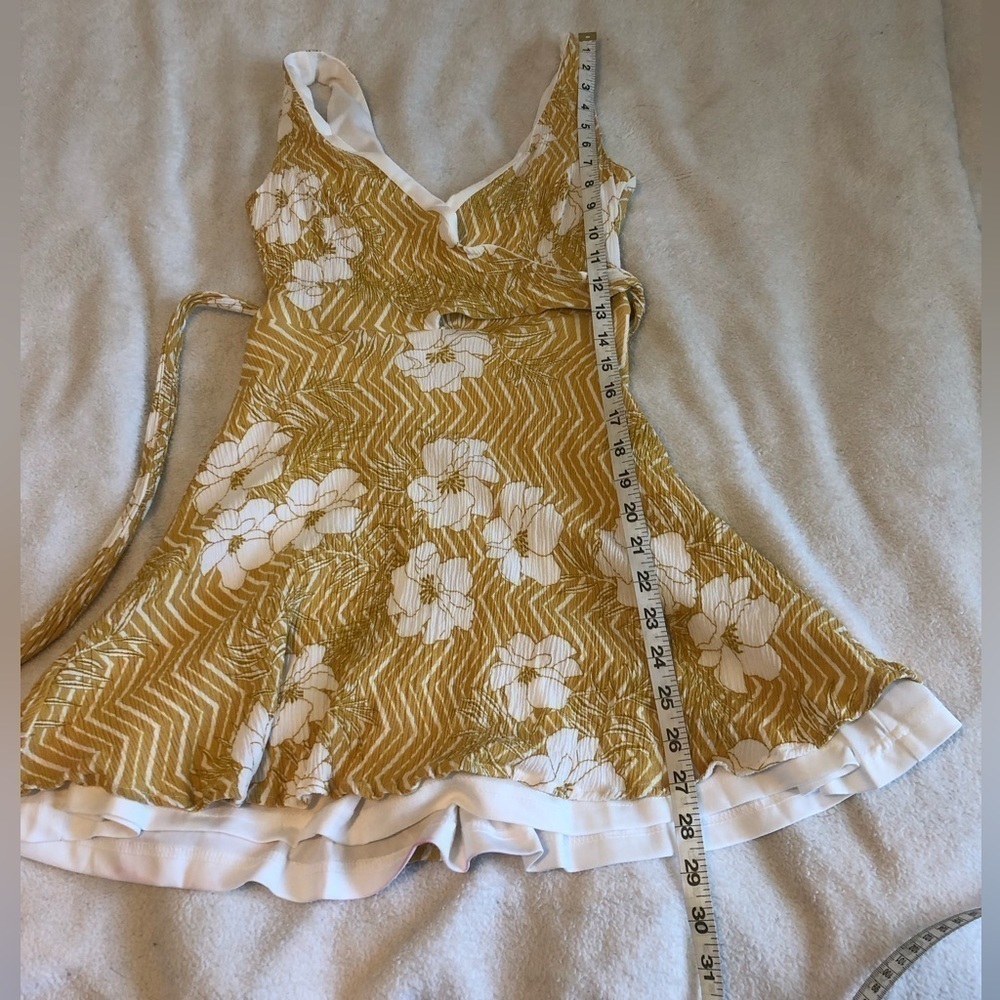 LULU'S Women's Wonderful Ways Yellow Floral Print Faux Wrap Skater Dress XS Yell - Picture 4 of 13